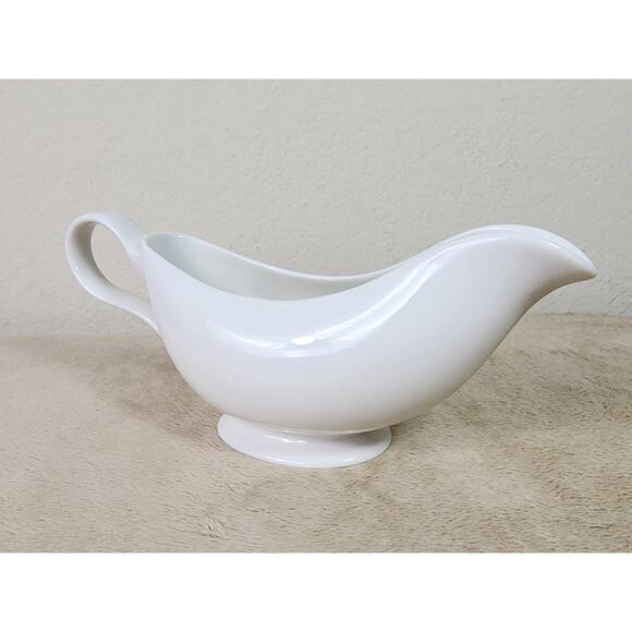 Martha Stewart Gravy Boat Sauceboat Bowl Pitcher White Porcelain Dinnerware - Picture 6 of 11